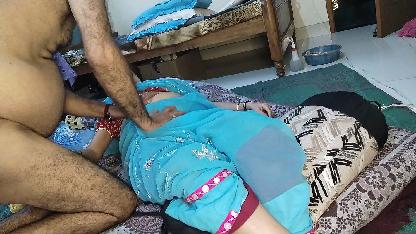 Sexy’ bhabhi fore play with her step uncle hot nipple boobs pussy