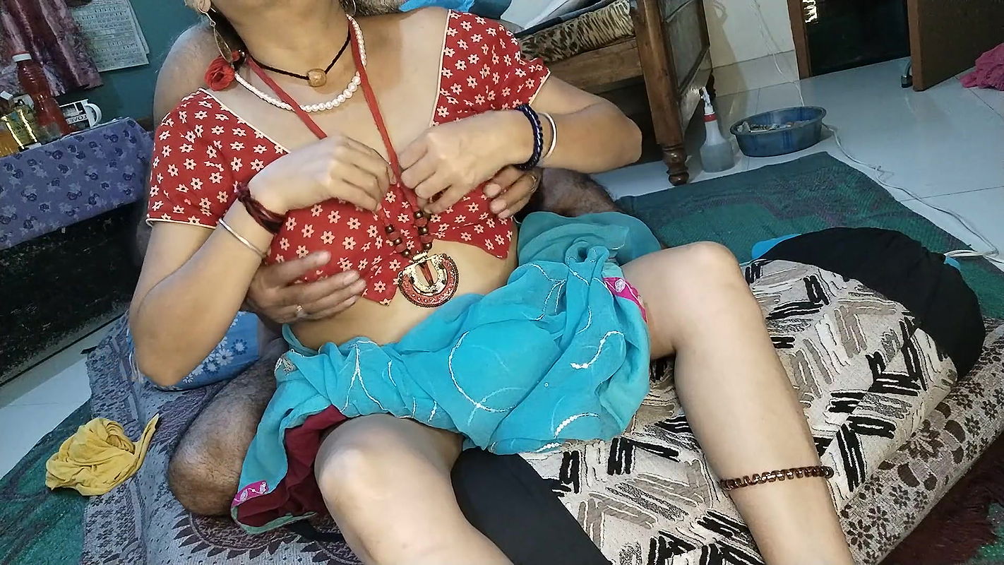 Sexy’ bhabhi fore play with her step uncle hot nipple boobs pussy