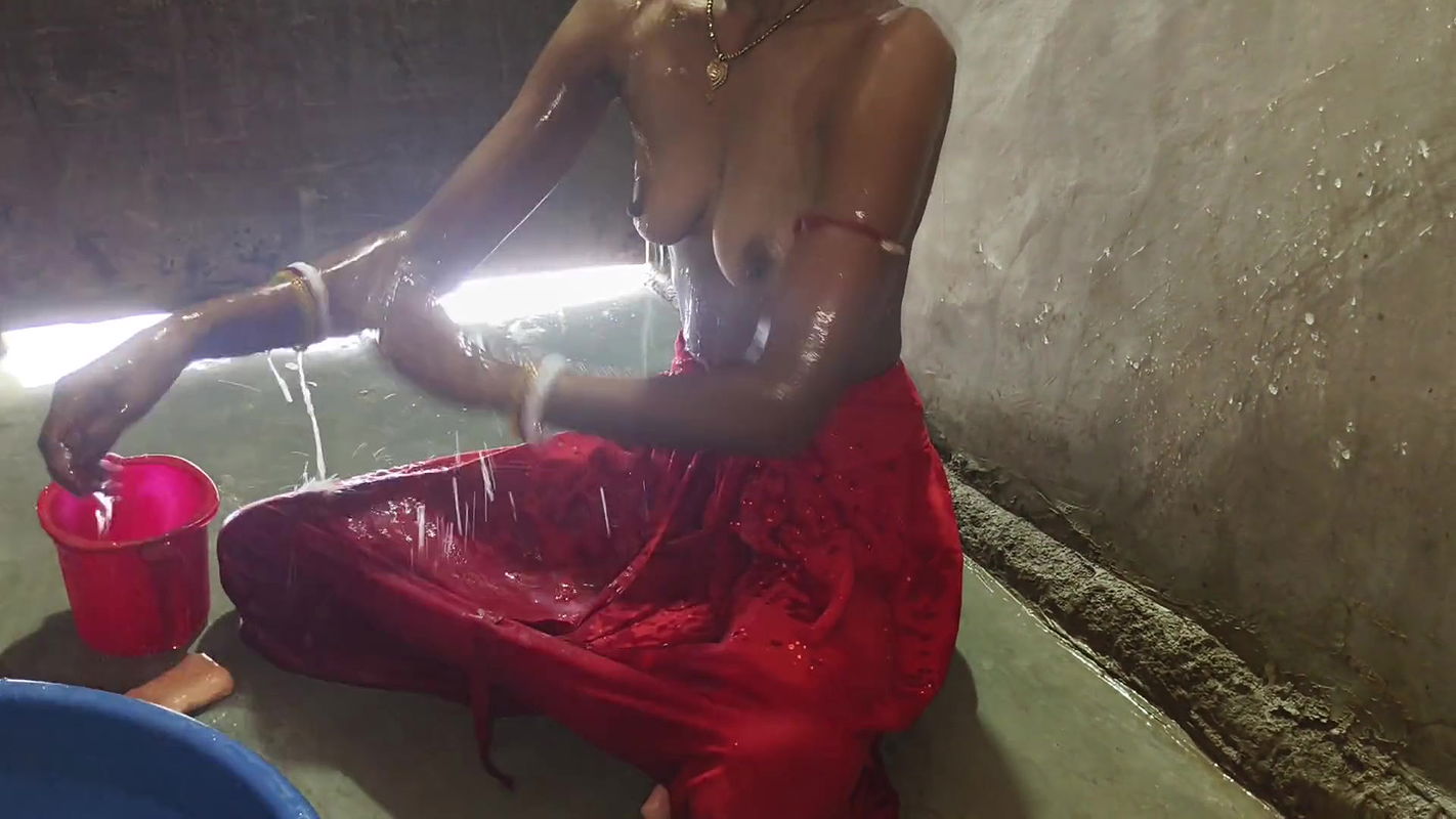 Sunita aunty’s bathing video Sunita aunty’s boob and sex video