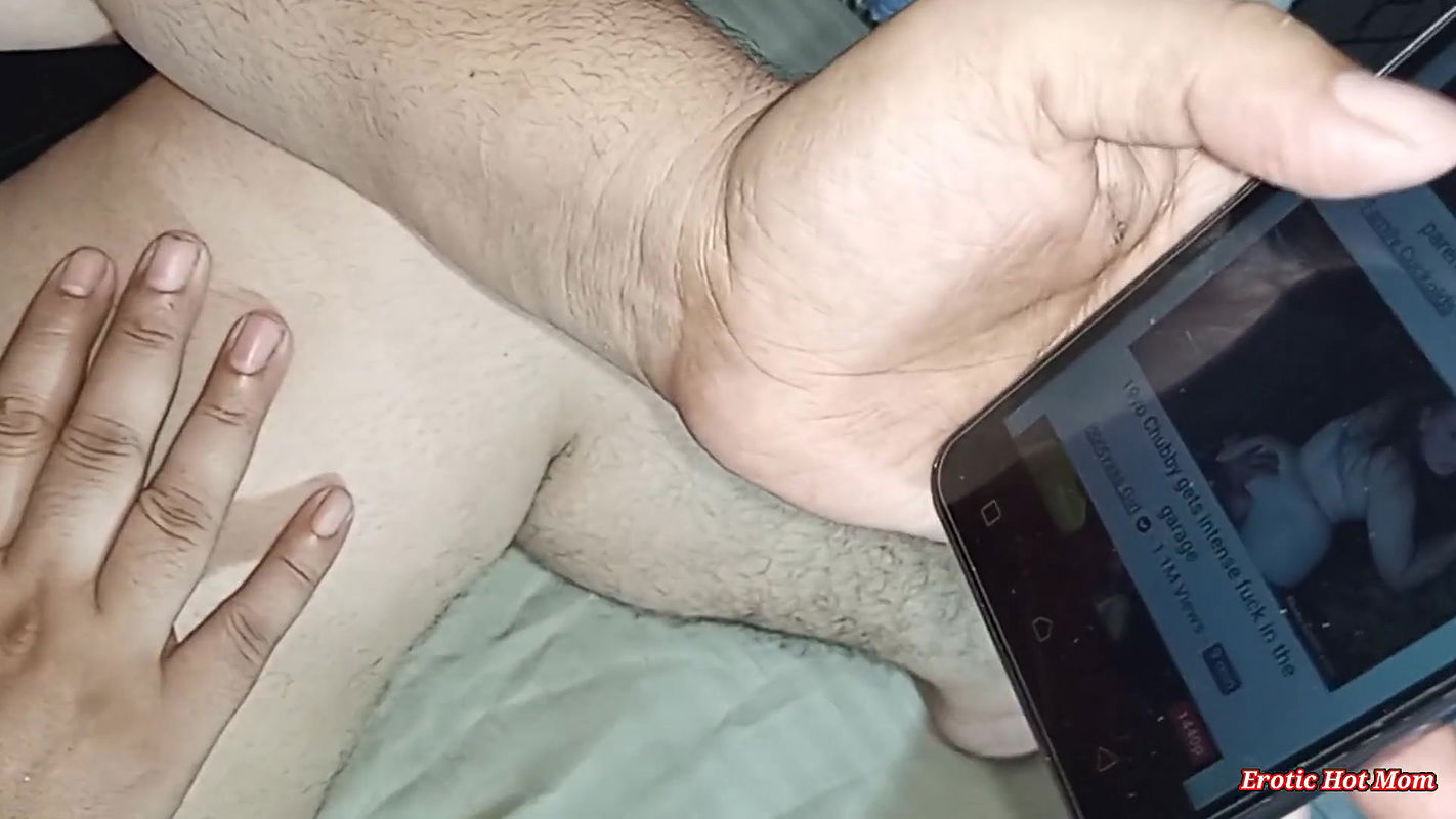 after watching xxx porn bhabi starts fingering and using dildo for pussy treatment