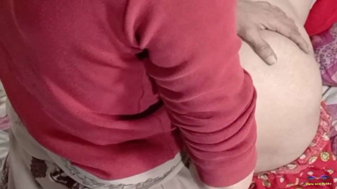 desi susar (Father in Law) fucked his Bahu Netu in the ass with clear Hindi audio while Netu Said Aba Aba je chorr do na