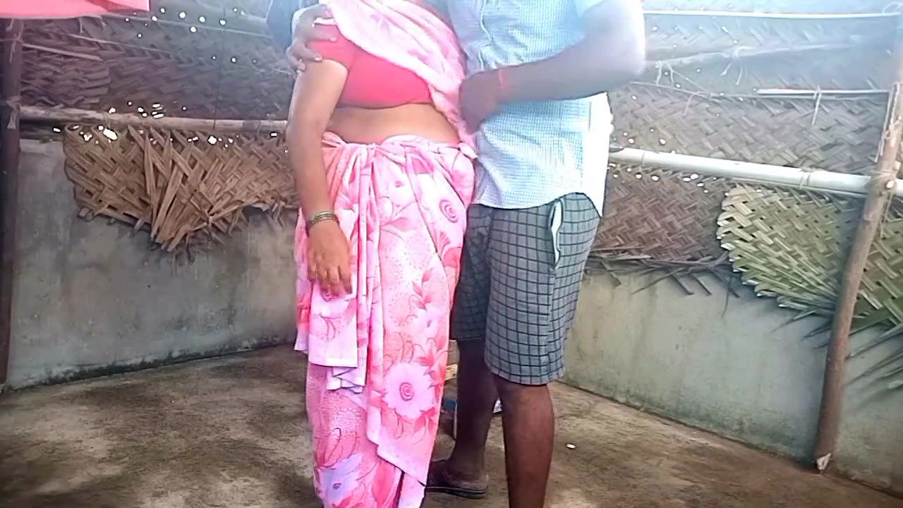 Indian Saree aunty very hot fuck in young boy