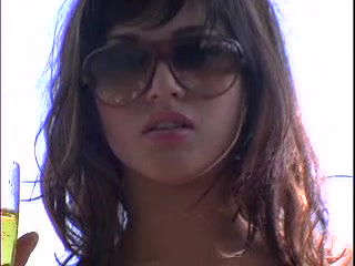 SunnyLeone_red_smoking_glam_hi