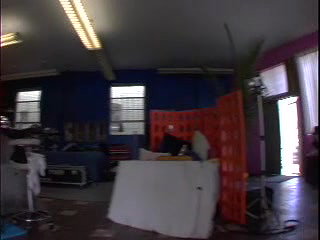 SunnyLeone_orange_behindscenes