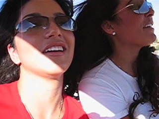 SunnyLeone_friend_hotel_hi