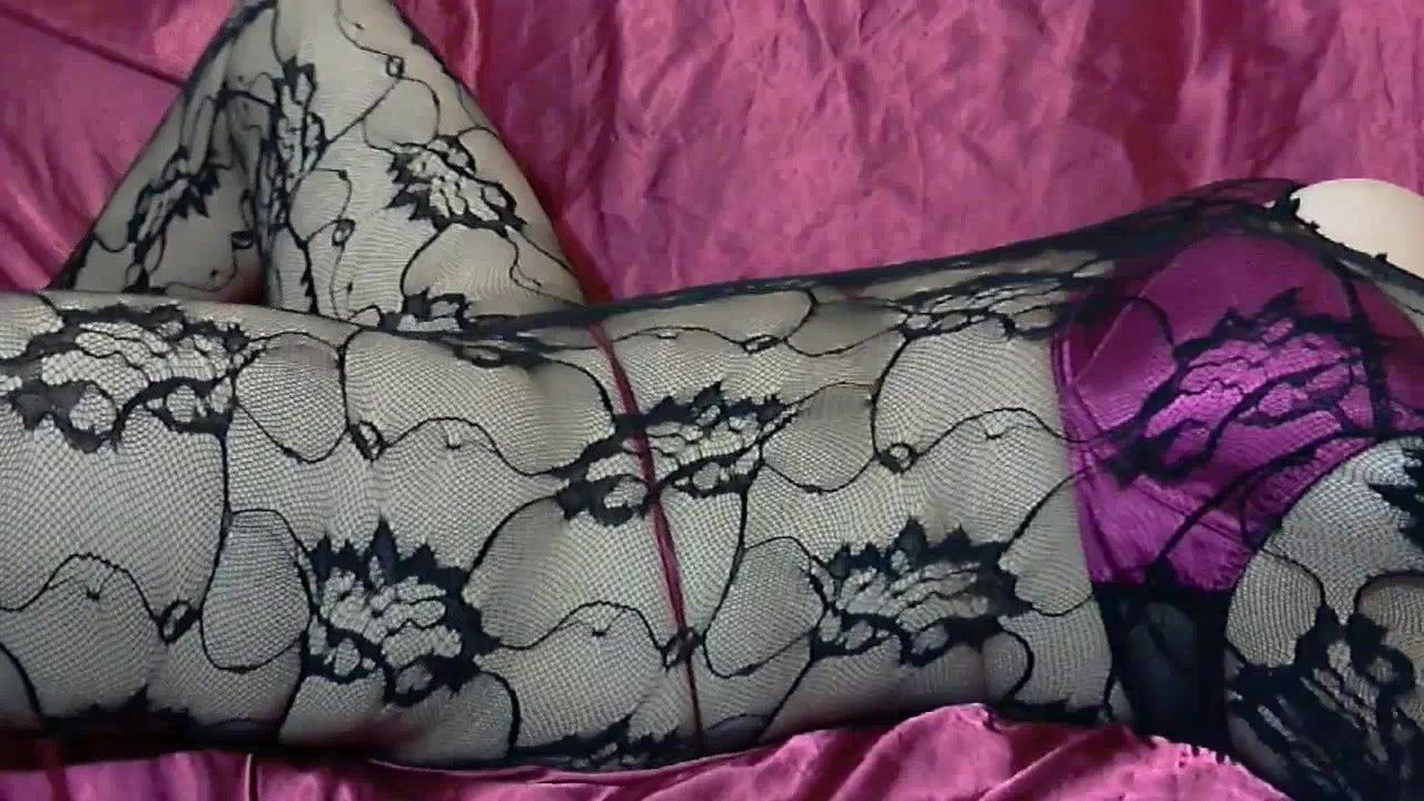 IndianSexVideoz_indian_babe_in_lace_body_stockings