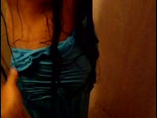 IndianSexVideoz_cute_desi_girl_nice_bathroom_blowjob