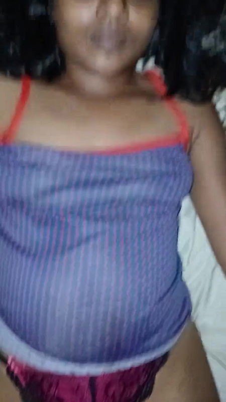 Desi brown girl rubbing clit