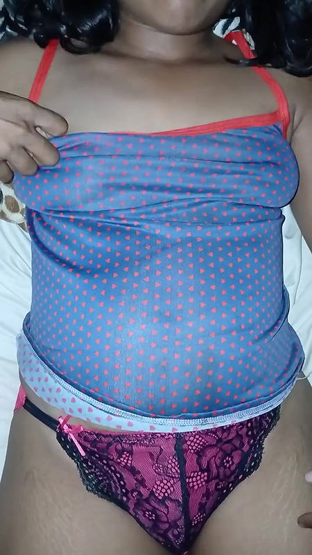 Desi brown girl rubbing clit