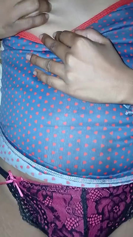 Desi brown girl rubbing clit