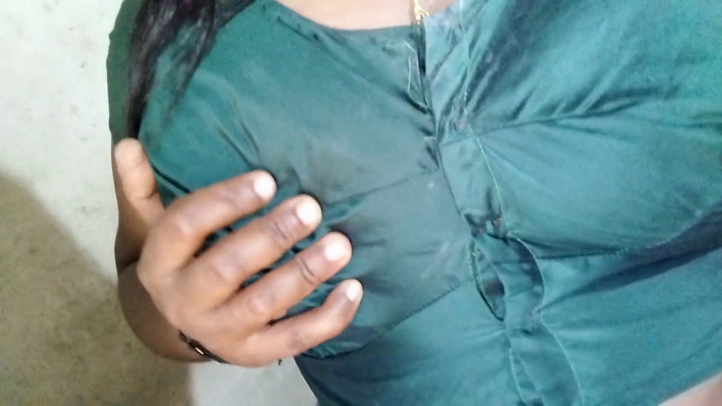 desi Kerala girl meenu’s wonderful performance… big nipples