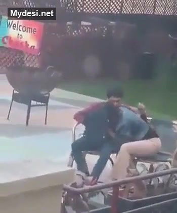 Desi lover fun on open space