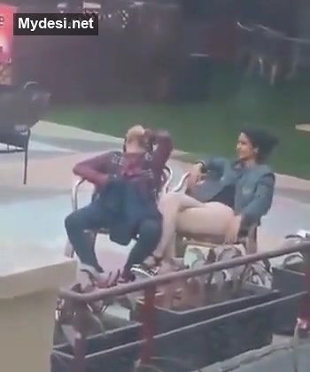 Desi lover fun on open space