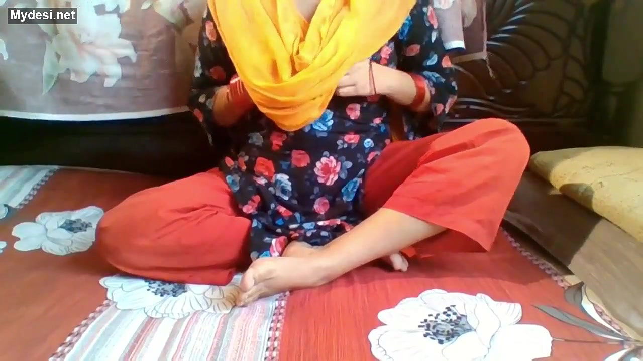 Desi sexy bhbai nice pussy show