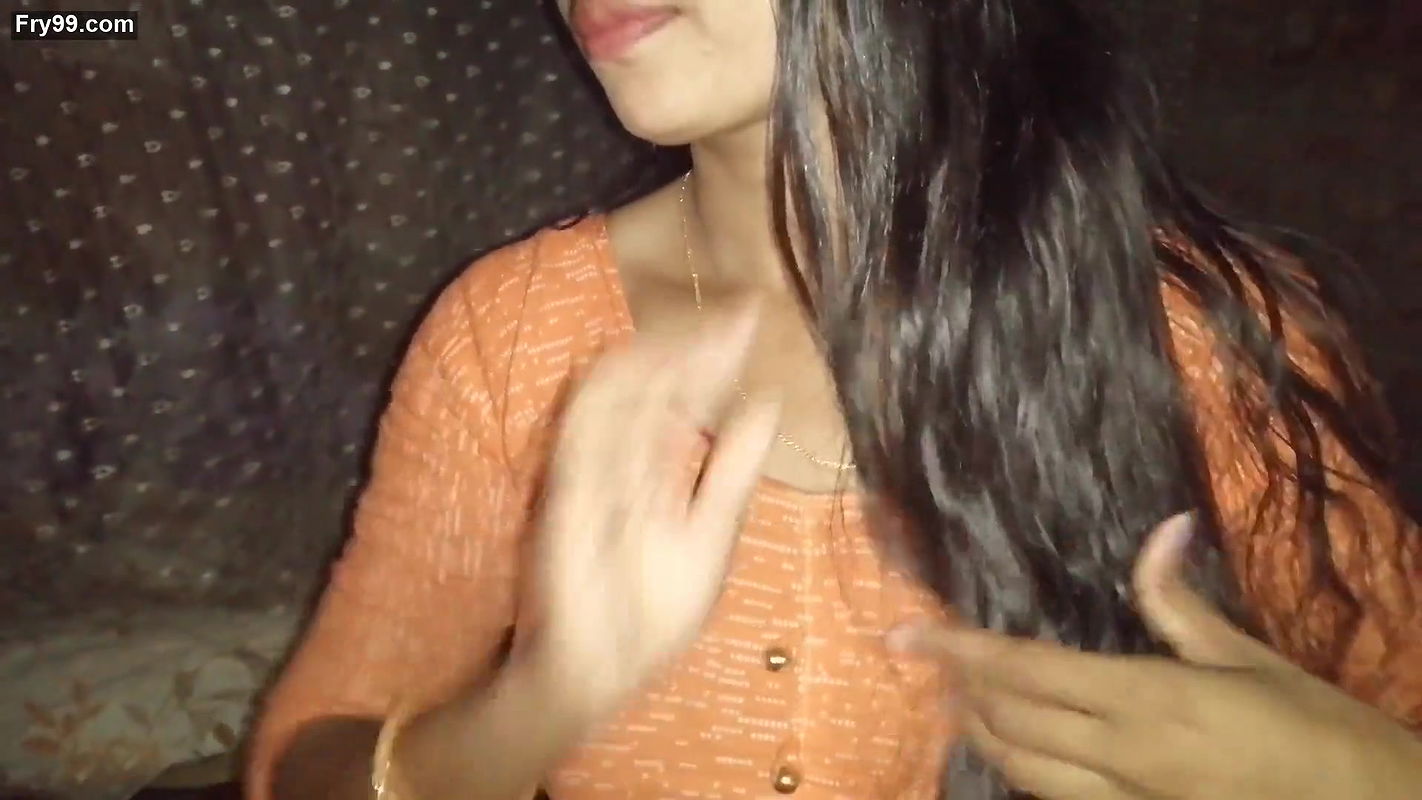 Sexy Riya Ko Aaj Kondom Laga Ke Chudai Kiya