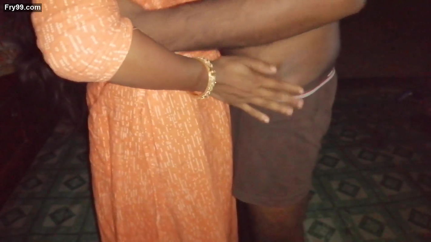 Sexy Riya Ko Aaj Kondom Laga Ke Chudai Kiya