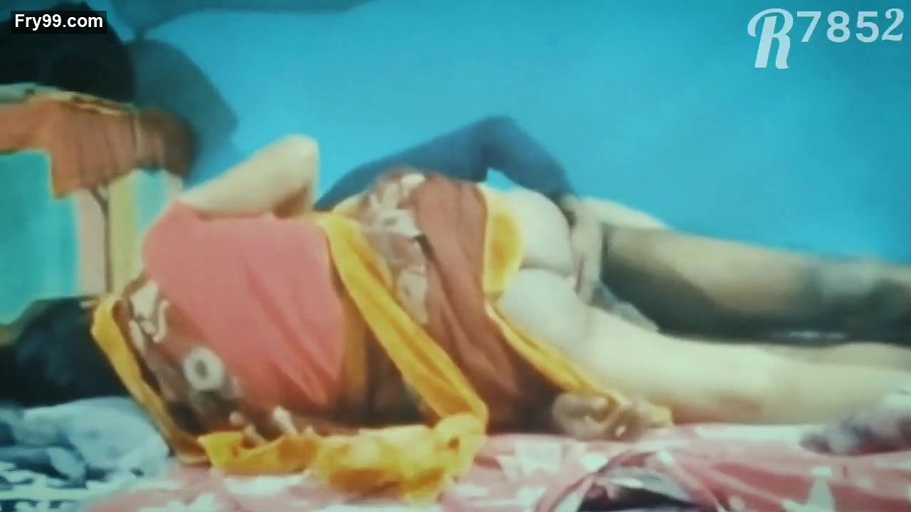 Desi village bhabi fucking mid night