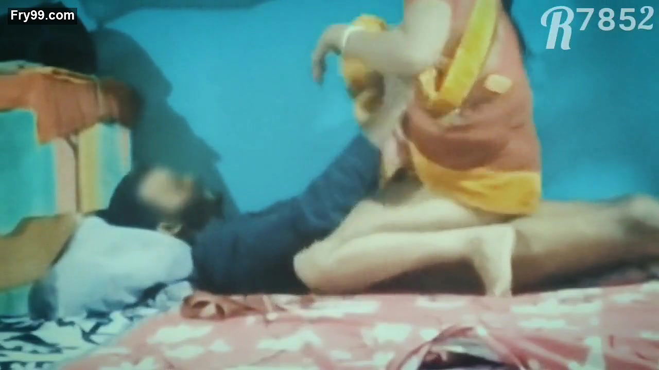 Desi village bhabi fucking mid night