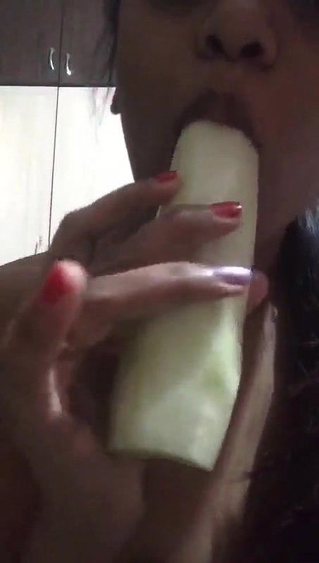 Desi sexy wife enjoy with banana