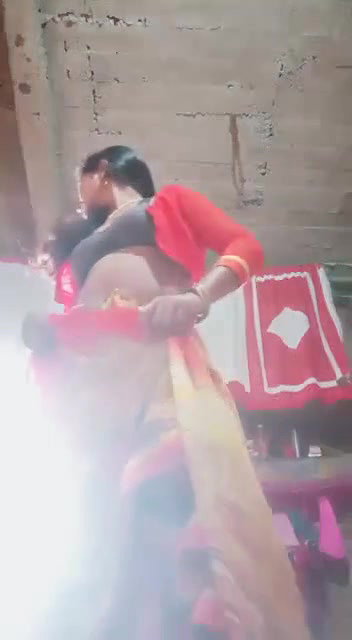 Village bhabhi showing