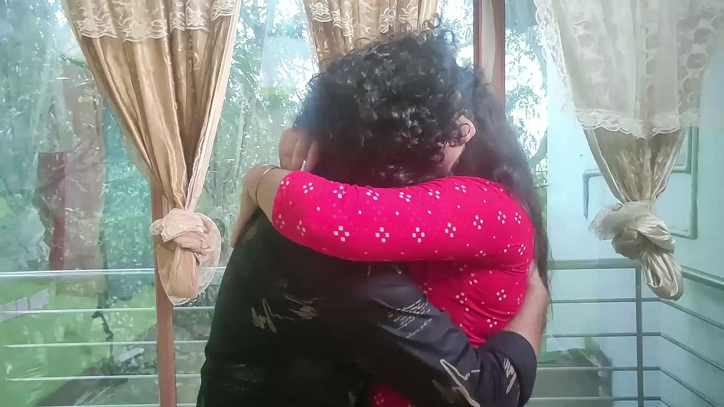 Hot wife kissed and ass grabbing boob pressed by her husband part2