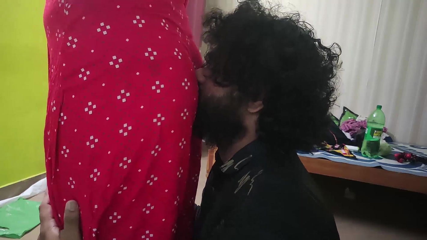 Hot wife kissed and ass grabbing boob pressed by her husband part2