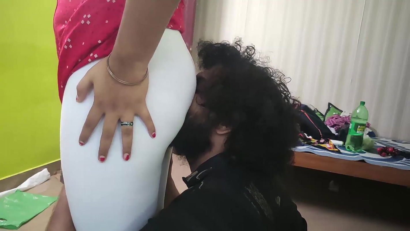 Hot wife kissed and ass grabbing boob pressed by her husband part2