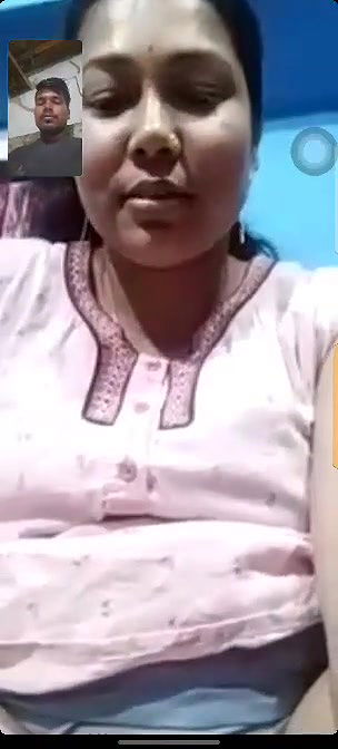 Desi bhabhi showing exploring pussy on call