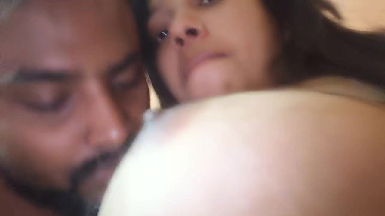 Indian big boobs horny housewife gave sexual pleasure to hear husband