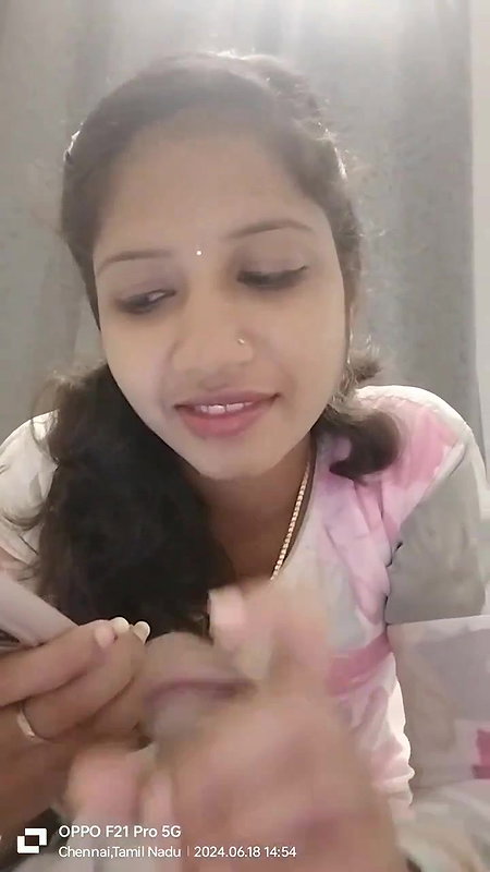 Cheater bhabhi giving Handjob to lover,while talking on phone with another male,clear audio