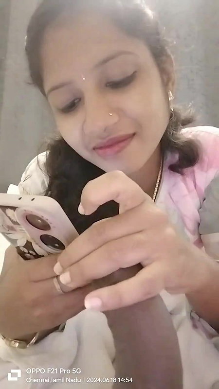 Cheater bhabhi giving Handjob to lover,while talking on phone with another male,clear audio