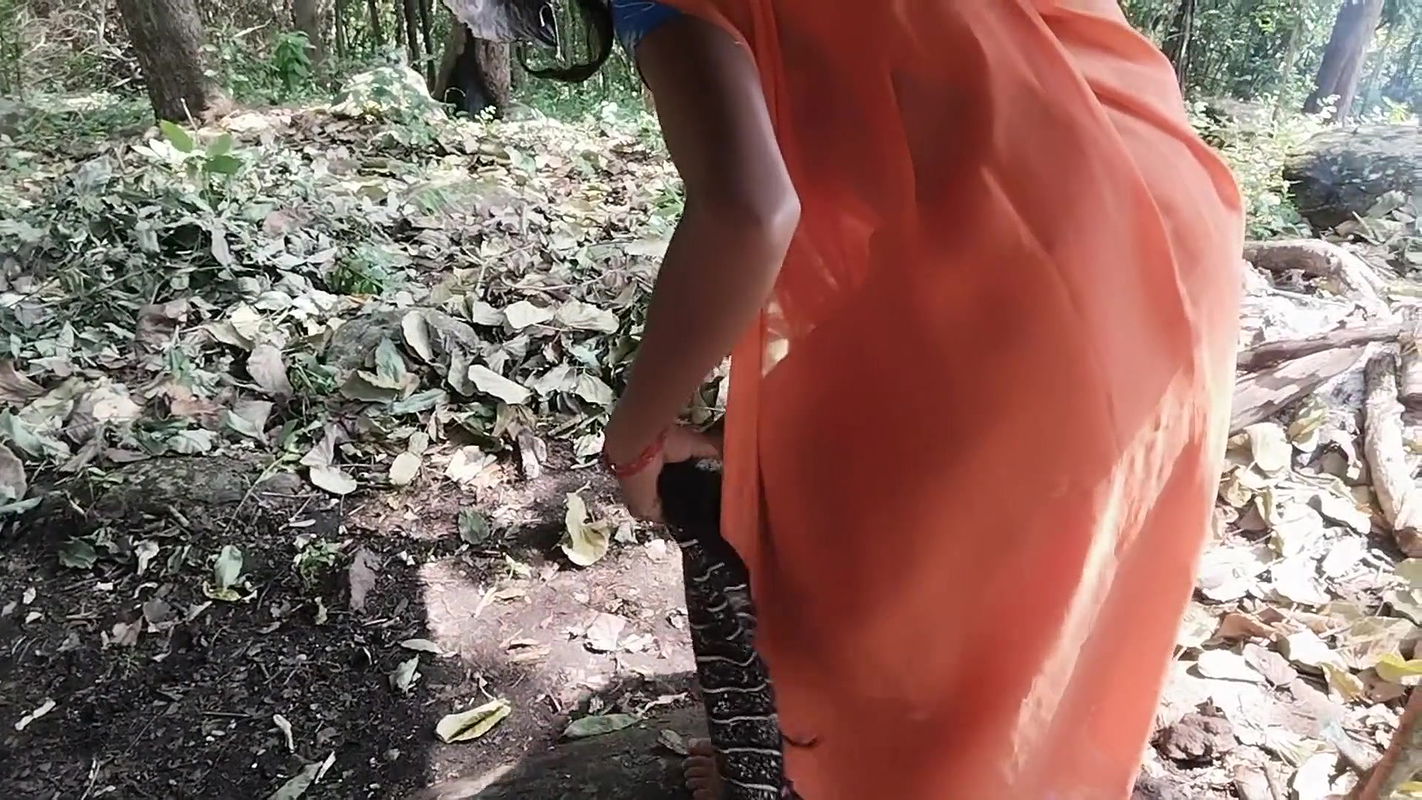 A girl was fucking hard and deepthroat with her stepbrother in jungle, A girl and boy fucking hard in jugle