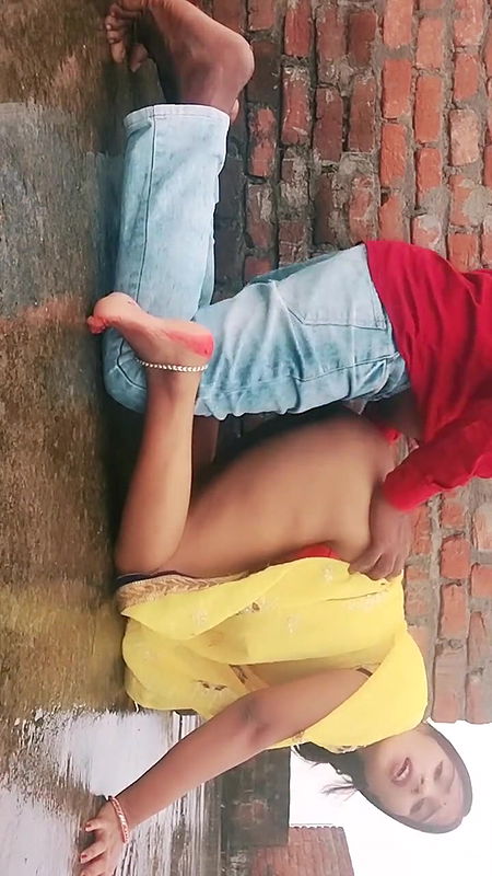 I Fucked My Sister-In-Lawon the Roof of the House During the Rainy Season on the Floor When She Went to