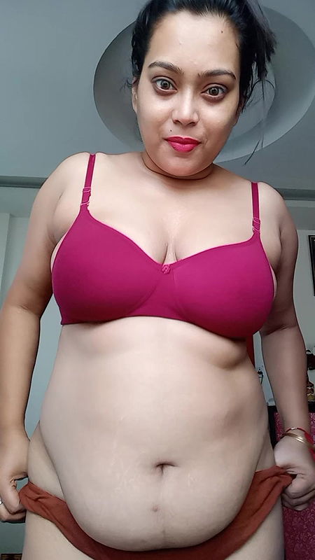 Indian Model Piyali Boobs Show