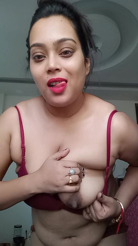 Indian Model Piyali Boobs Show