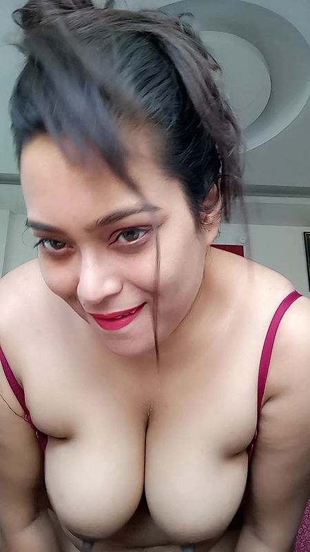 Indian Model Piyali Boobs Show