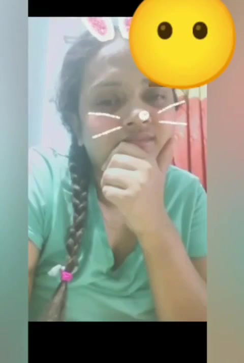 Very Beautiful Girl Showing Boobs To Boyfrien