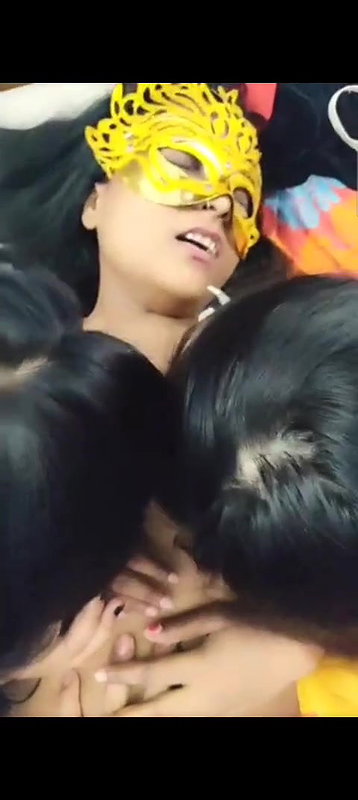 Foursome Sex Show Leaked On The Net