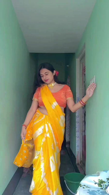 Sexy chubby girl blouse boobs show dance