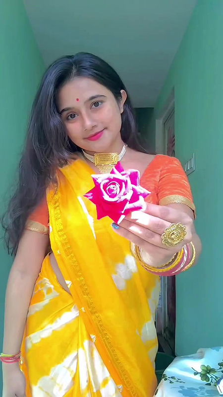 Sexy chubby girl blouse boobs show dance