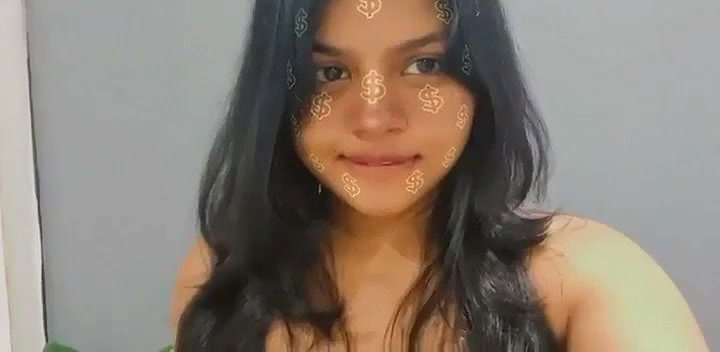 Beautiful Cute Gf Showing Bigboobies