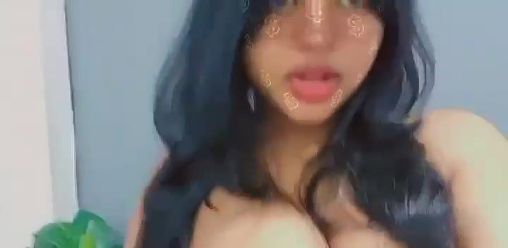 Beautiful Cute Gf Showing Bigboobies