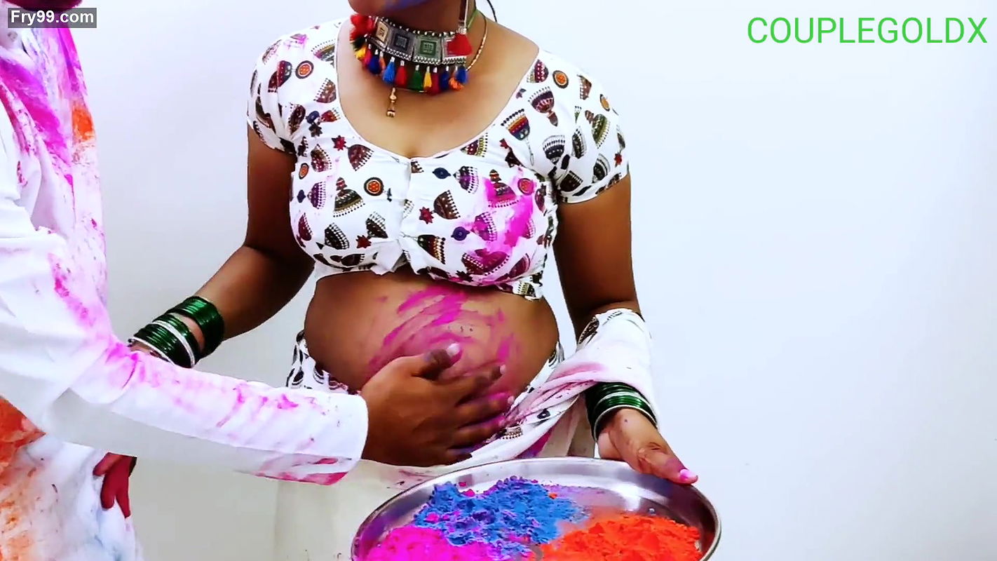 Happy Holi bhabhi ji ghar par koi nahi hai jab tak hamari chudai ho jaye