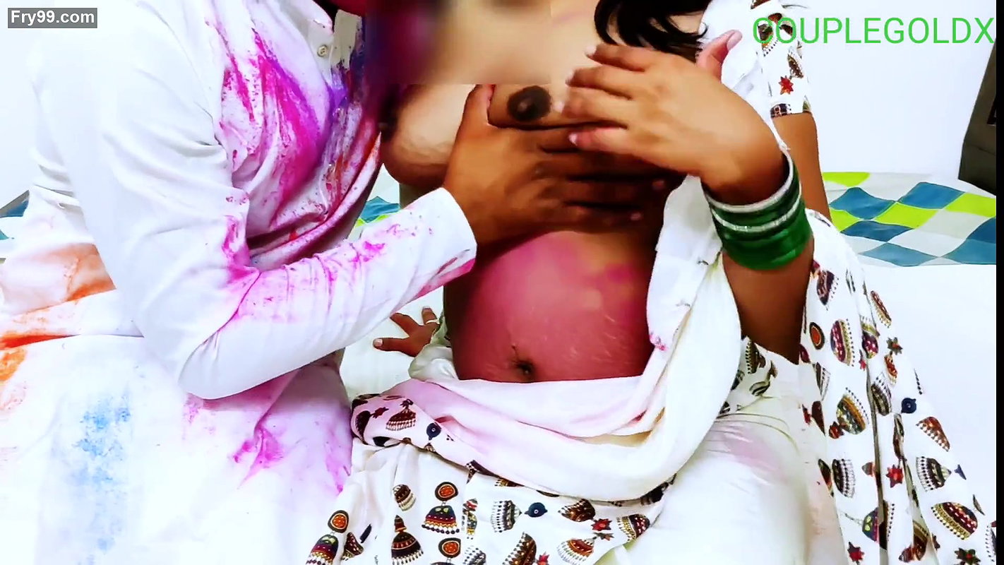 Happy Holi bhabhi ji ghar par koi nahi hai jab tak hamari chudai ho jaye