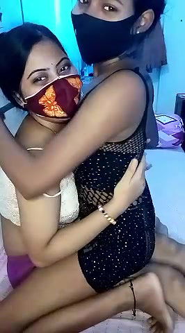 Stripchat-Public.Show-f-sexysoumi-2024.07.05.194259