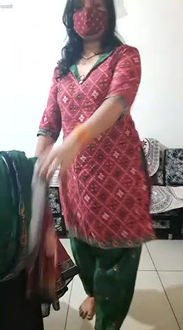 Stripchat-Public.Show-f-khushikhushi-2024.05.01.073521