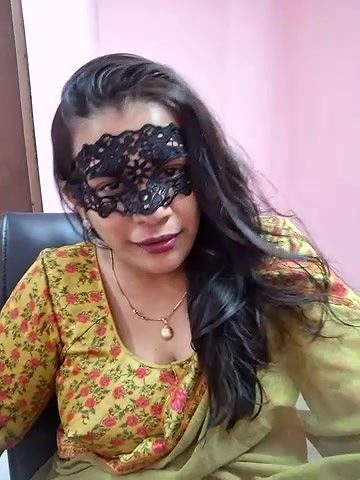 Stripchat-Public.Show-f-RADHAhot2-2024.06.30.063002