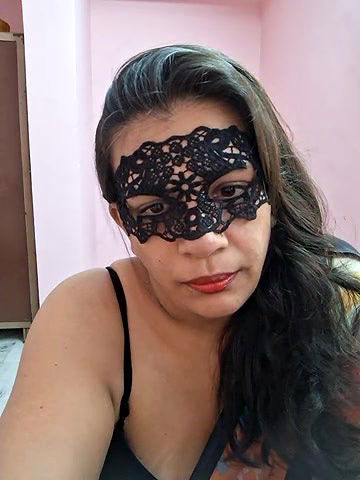 Stripchat-Public.Show-f-RADHAhot2-2024.05.10.025041