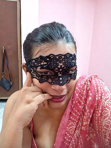 Stripchat-Public.Show-f-RADHAhot2-2024.05.07.125204