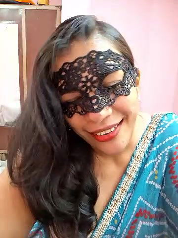Stripchat-Public.Show-f-RADHAhot2-2024.05.04.044439